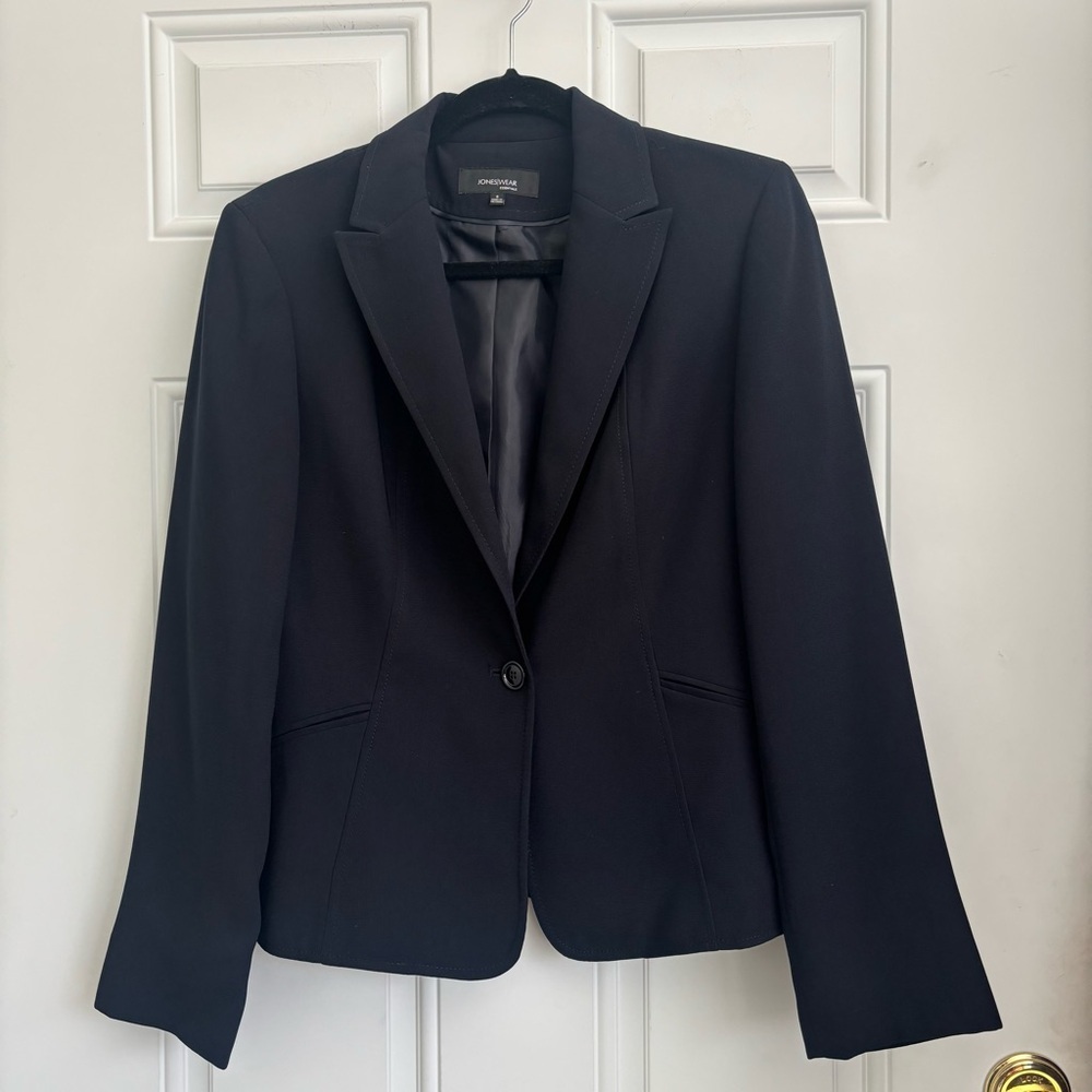 Classic Jones/Wear Essentials Dark Navy Blue Blazer, Size 8